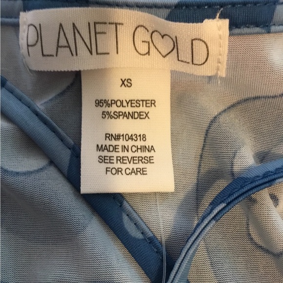 2/$20 Abstract trend knits women’s top - Picture 8 of 11